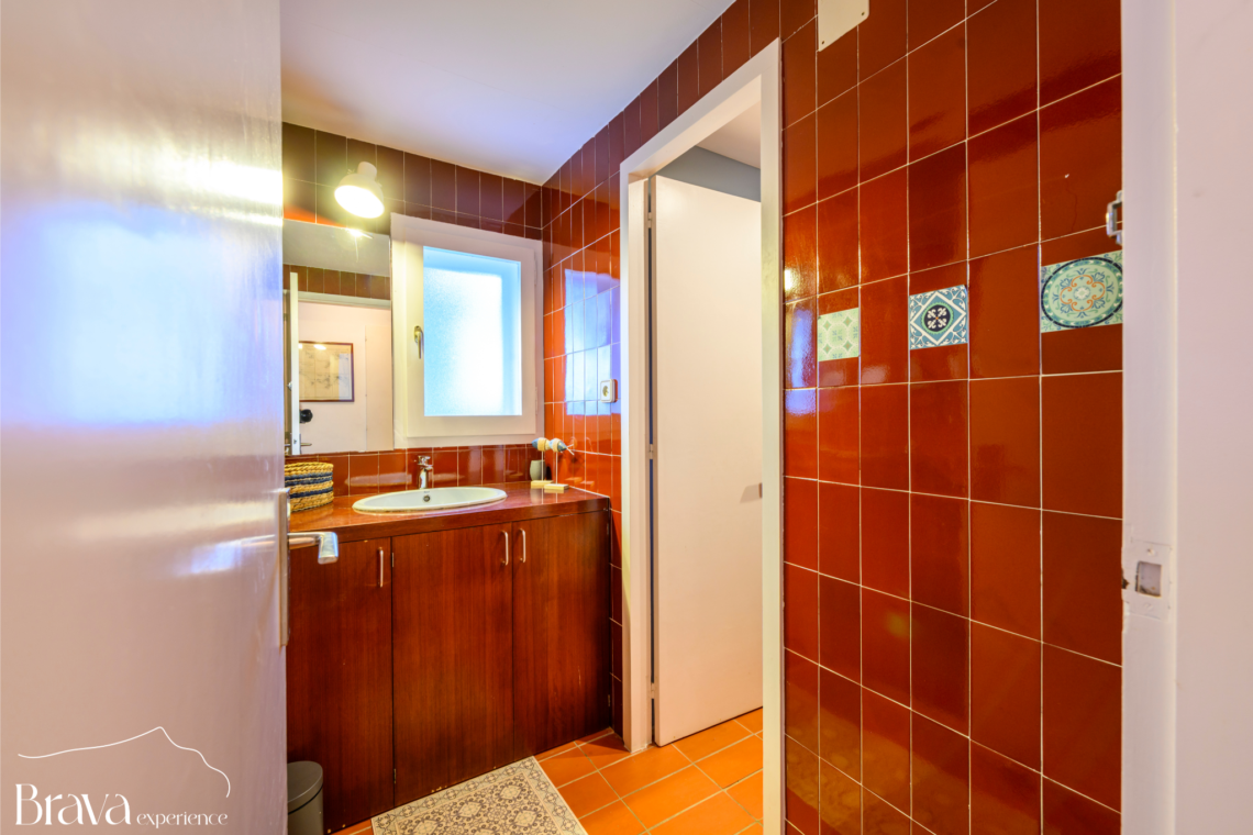 entrada bany principal